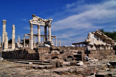 4 Days Ephesus, Pergamon, Pamukkale, Priene, Miletus & Didyma Tour